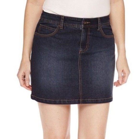 St. John's Bay Denim Skort Dark Wash Easy Fit 4P, 6P, 10P, 12P, 14P, 16P New - Picture 1 of 2